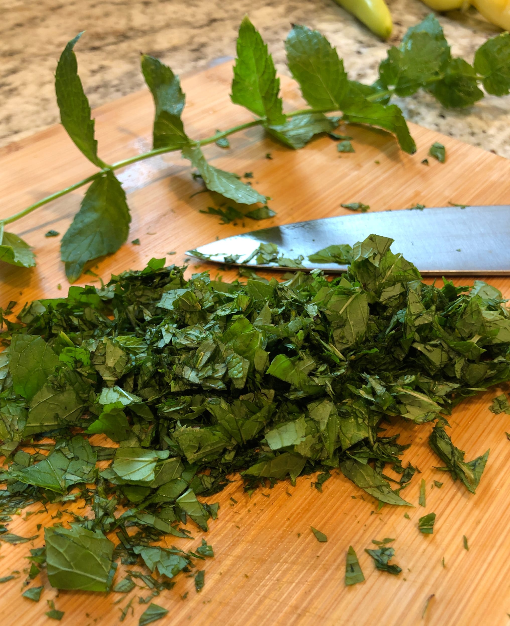 chopped mint leaves